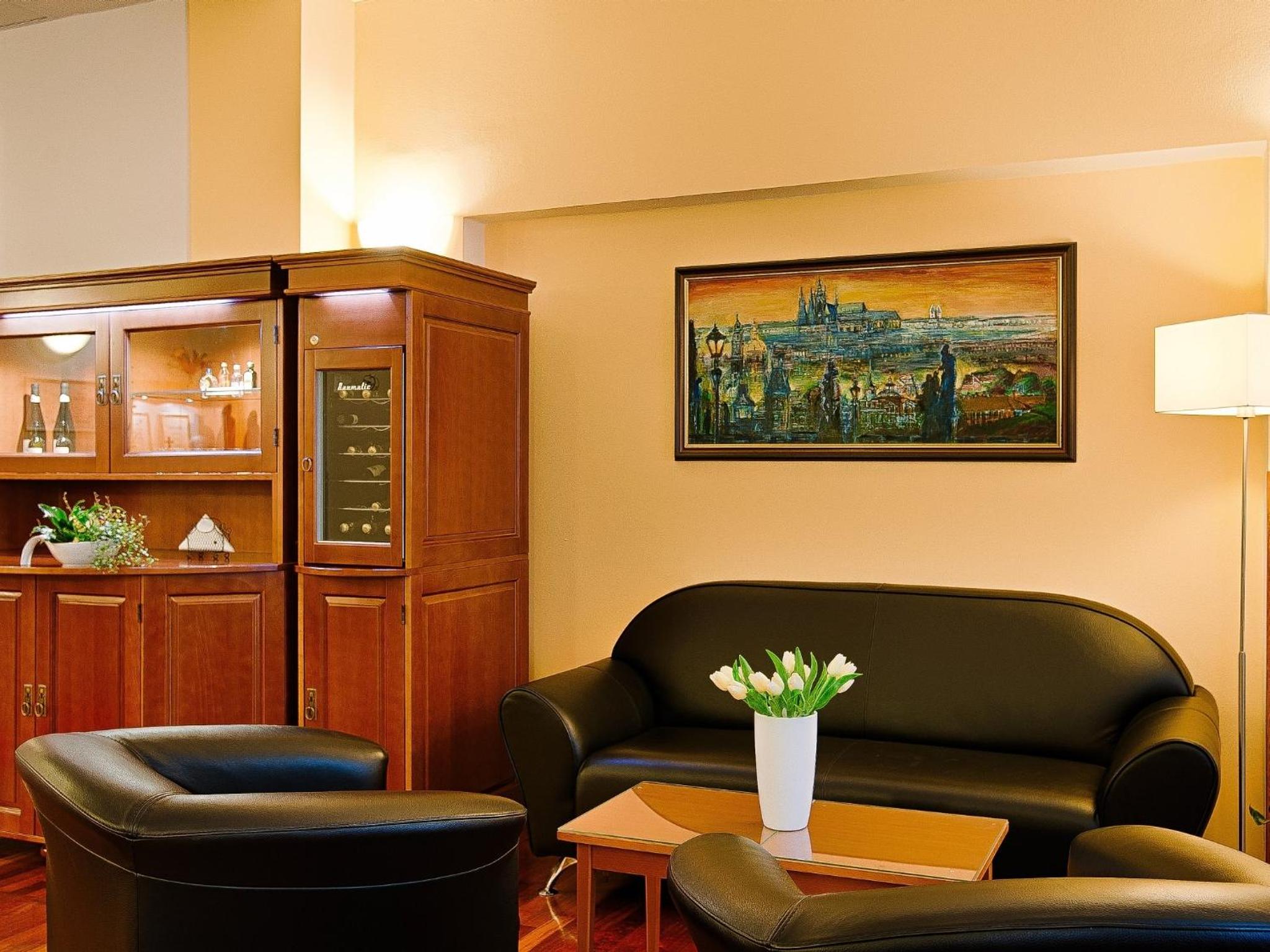 Cloister Inn Hotel