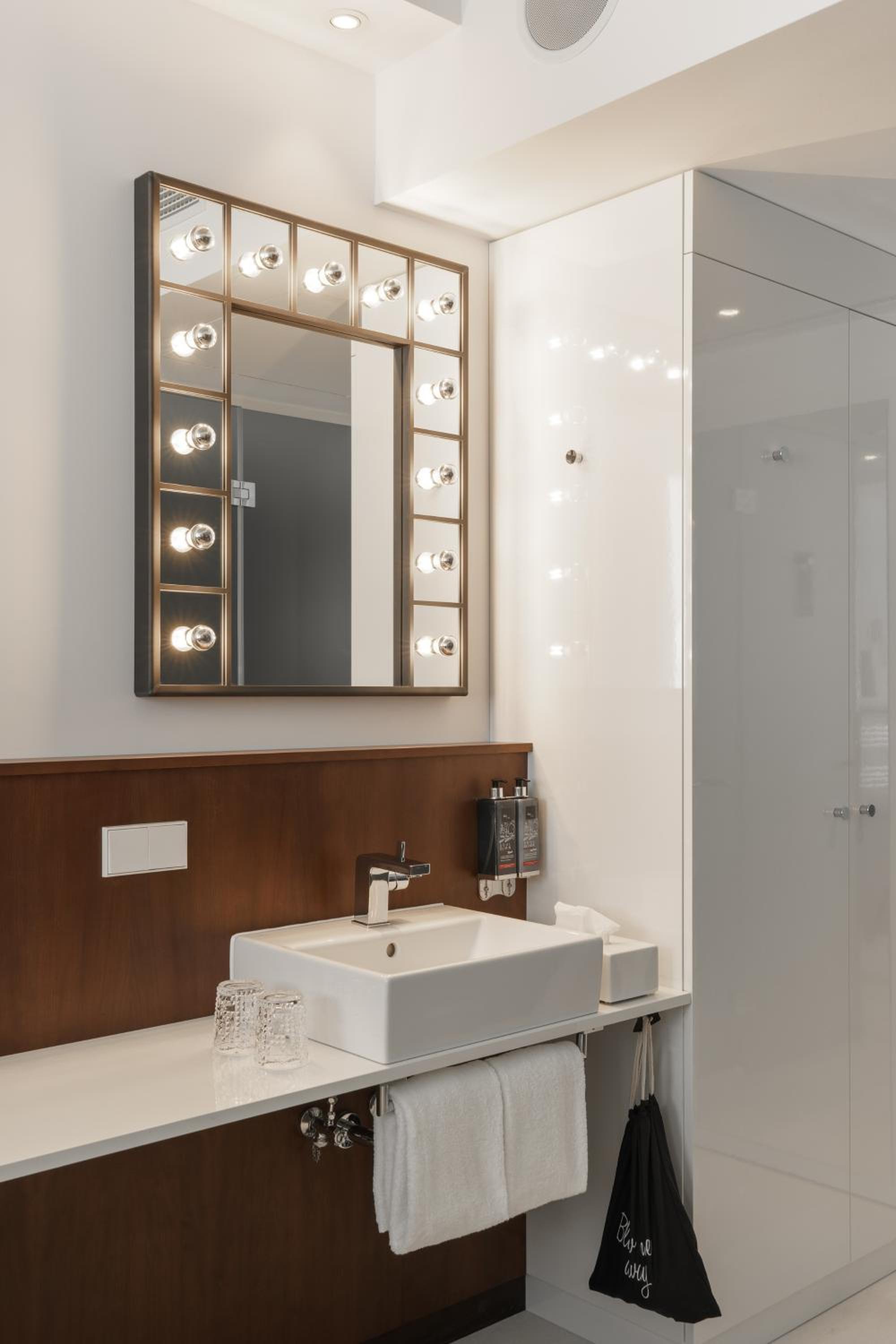 Ruby Ella Hotel Cologne by IHG
