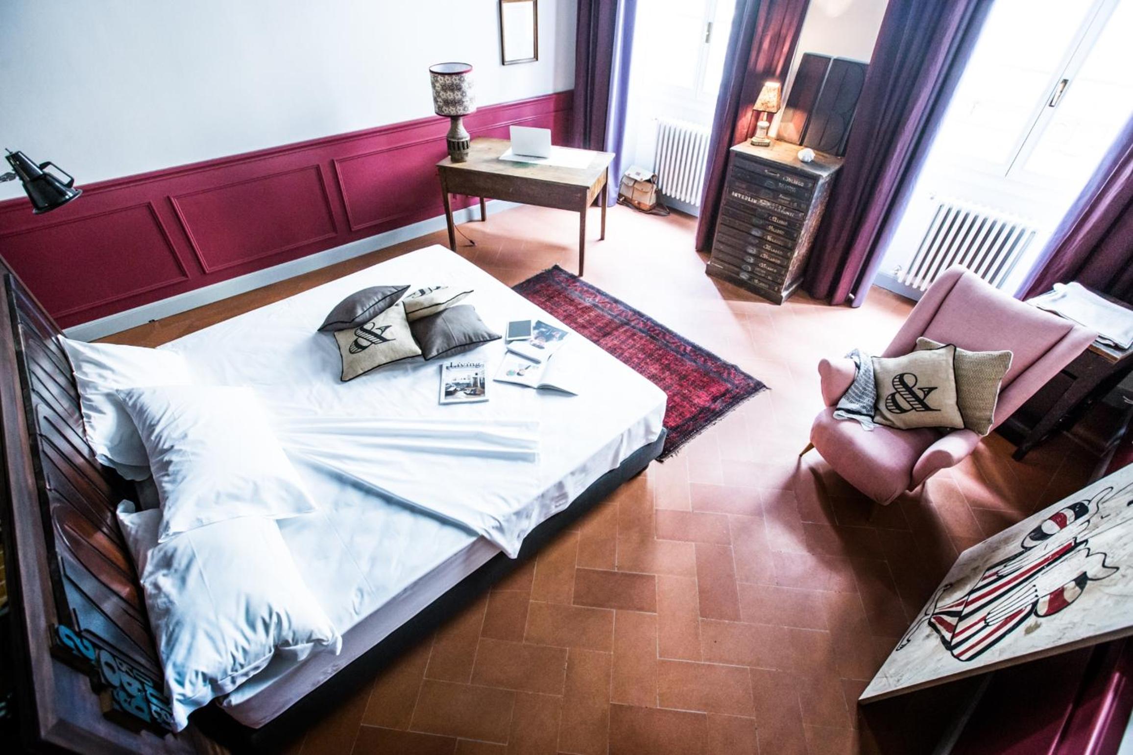 Soprarno Suites