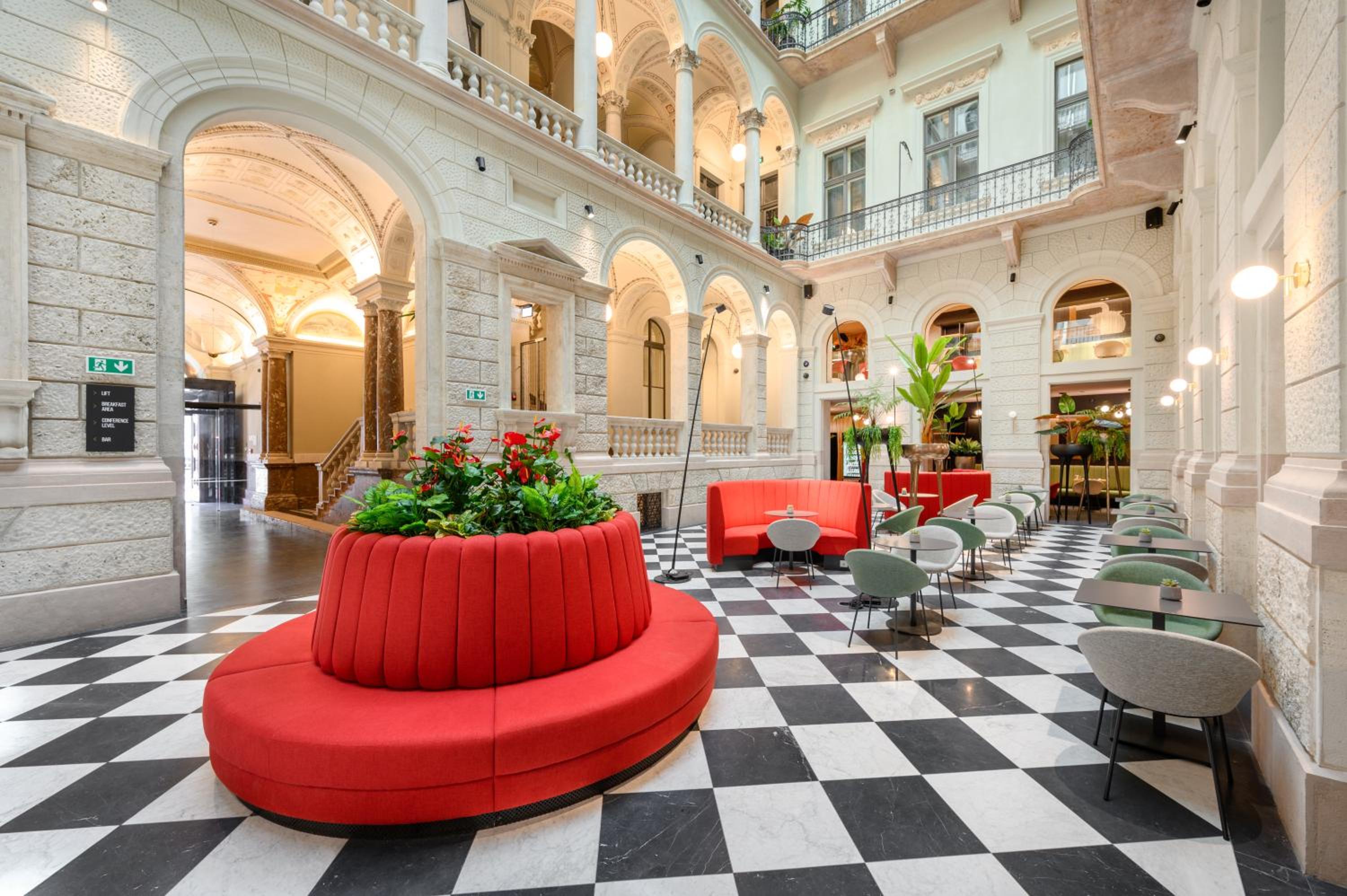 Hotel Oktogon Haggenmacher by Continental Group