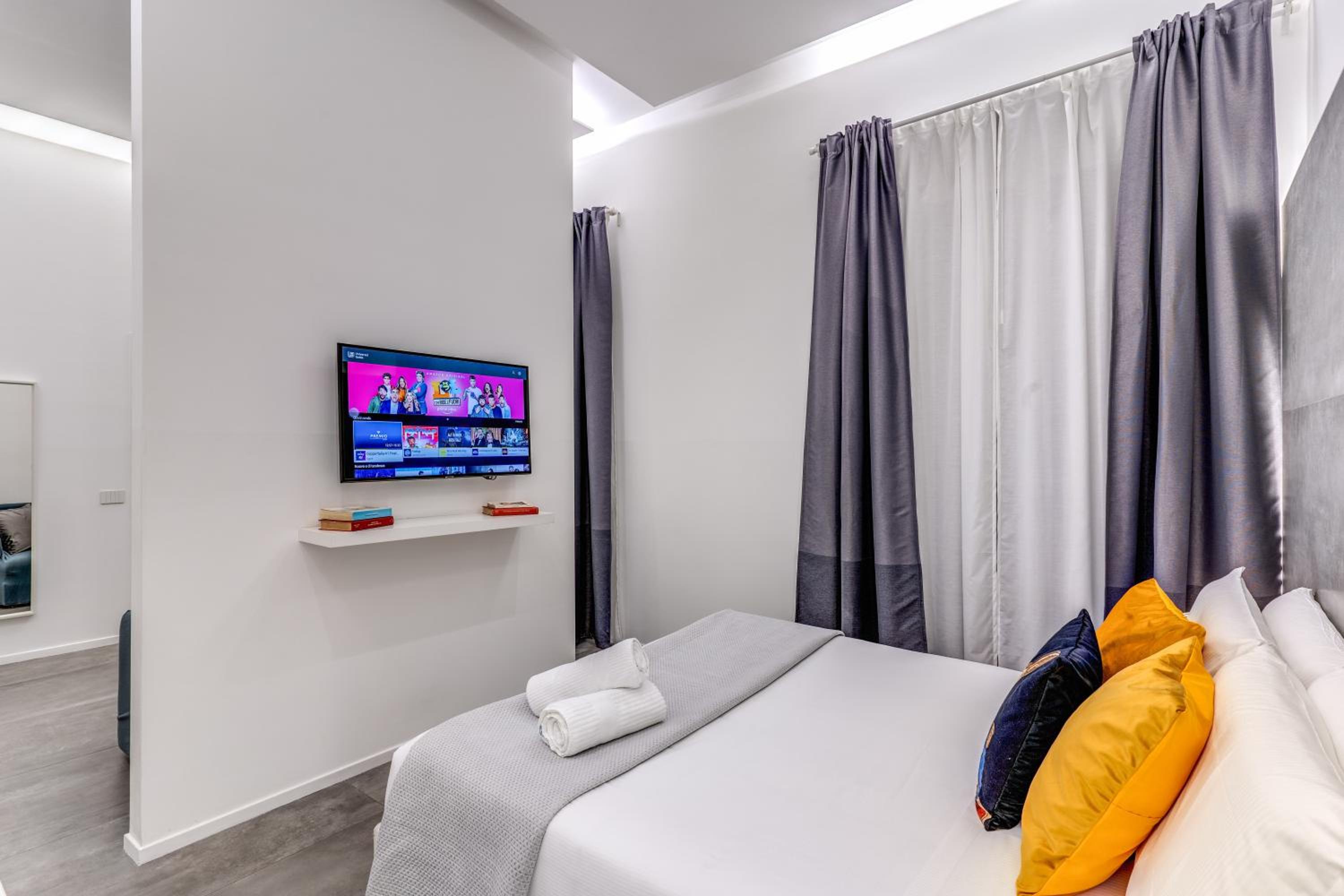 Gallery Suite Naples