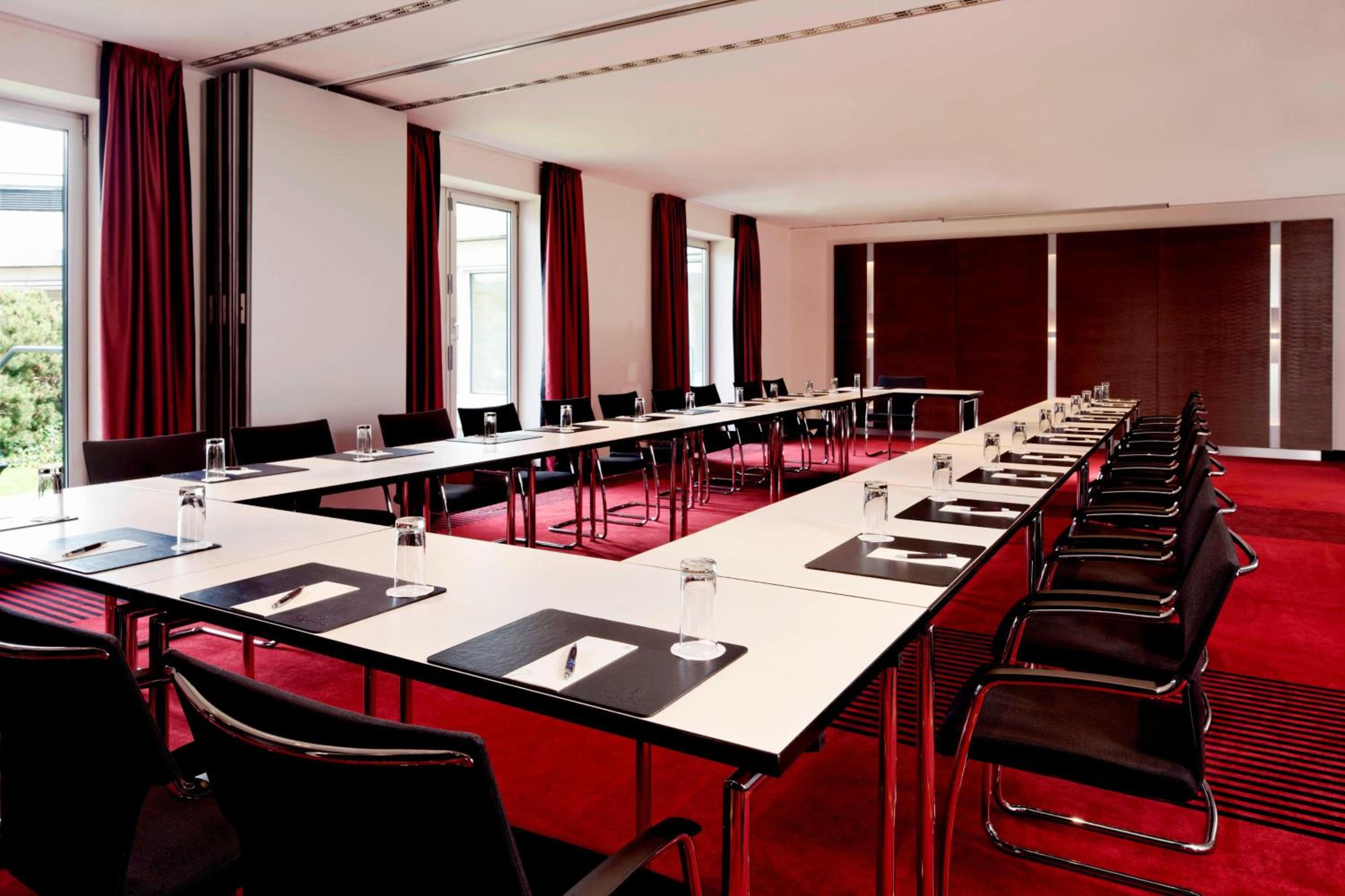 Sheraton Duesseldorf Airport Hotel