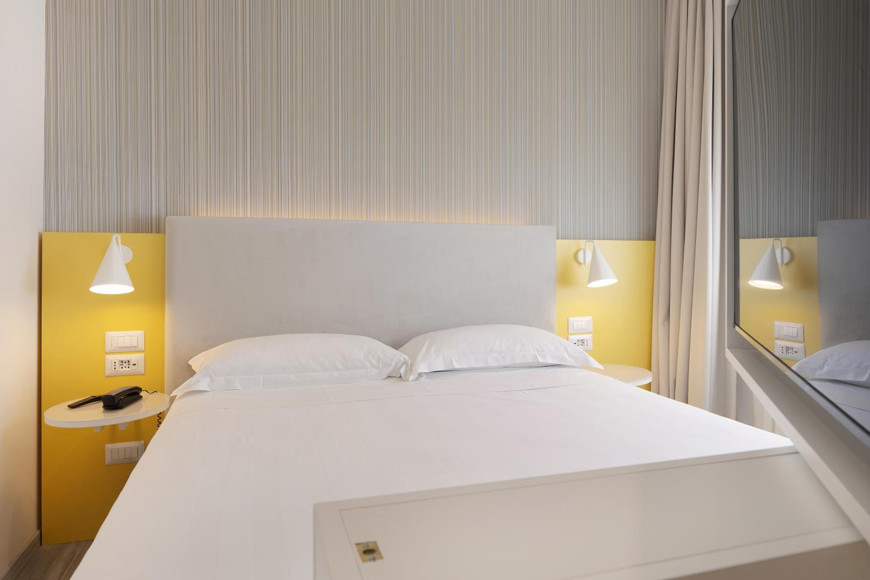 Adesso Hotel
