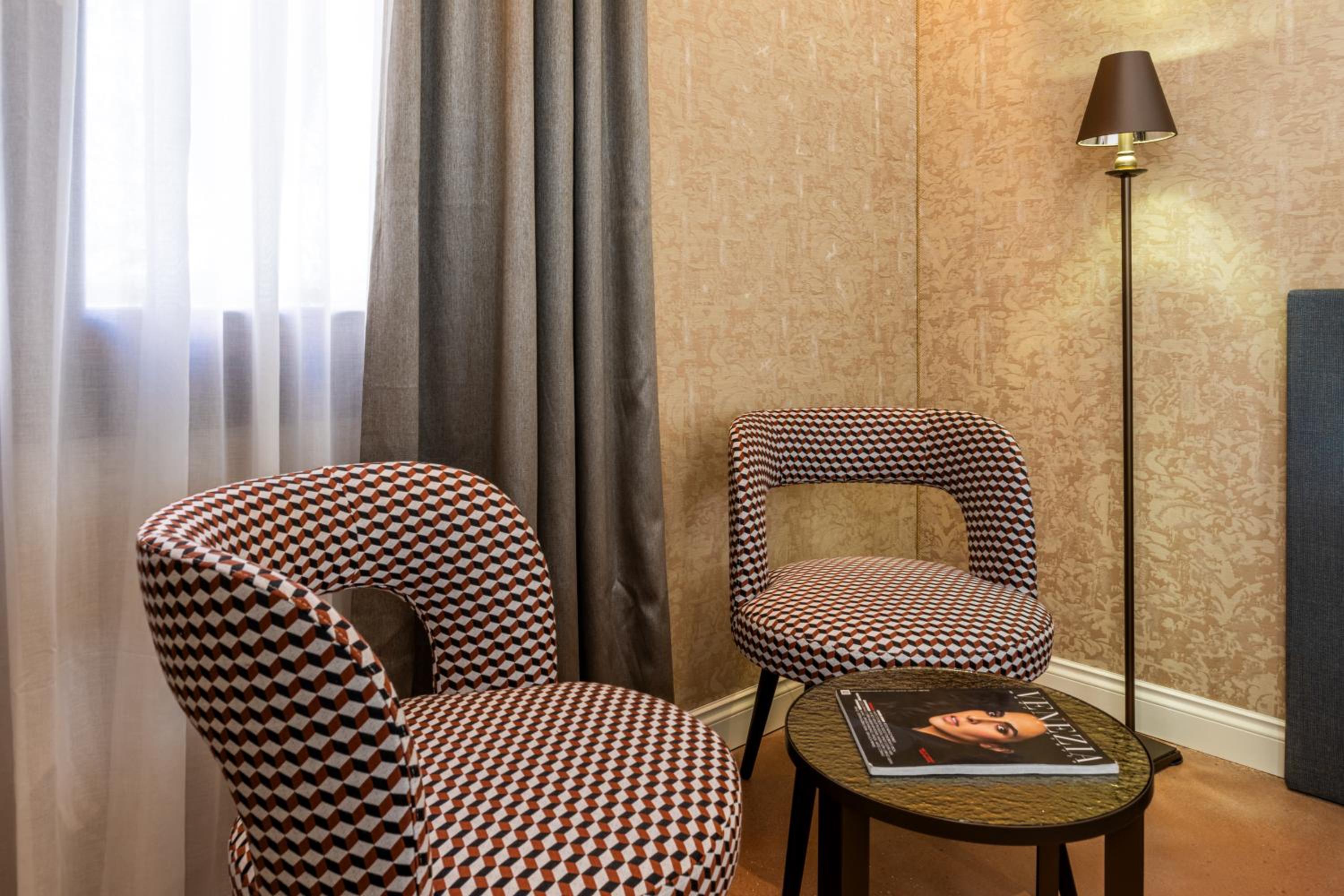 Acca Hotel