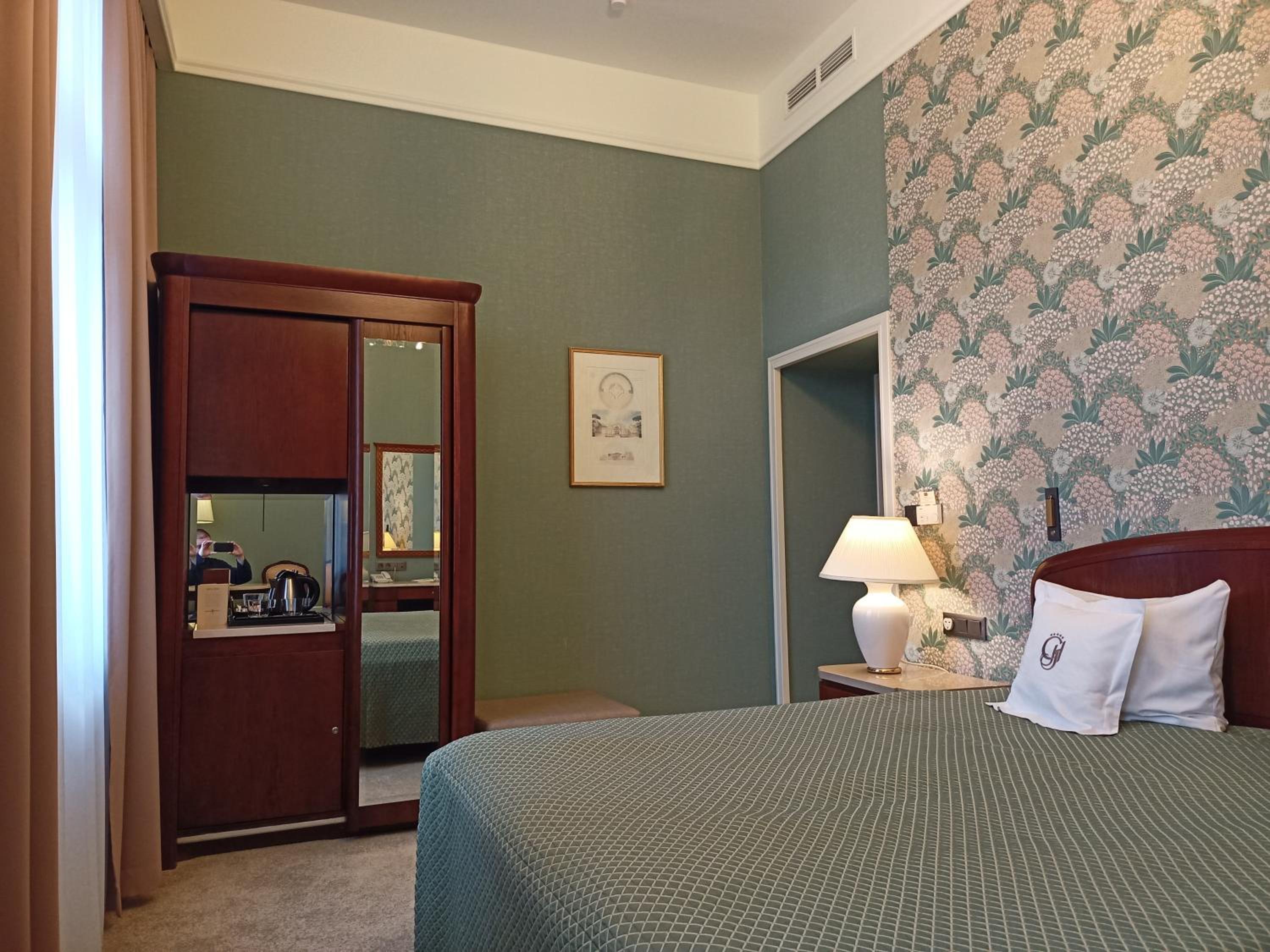 Grand Hotel
