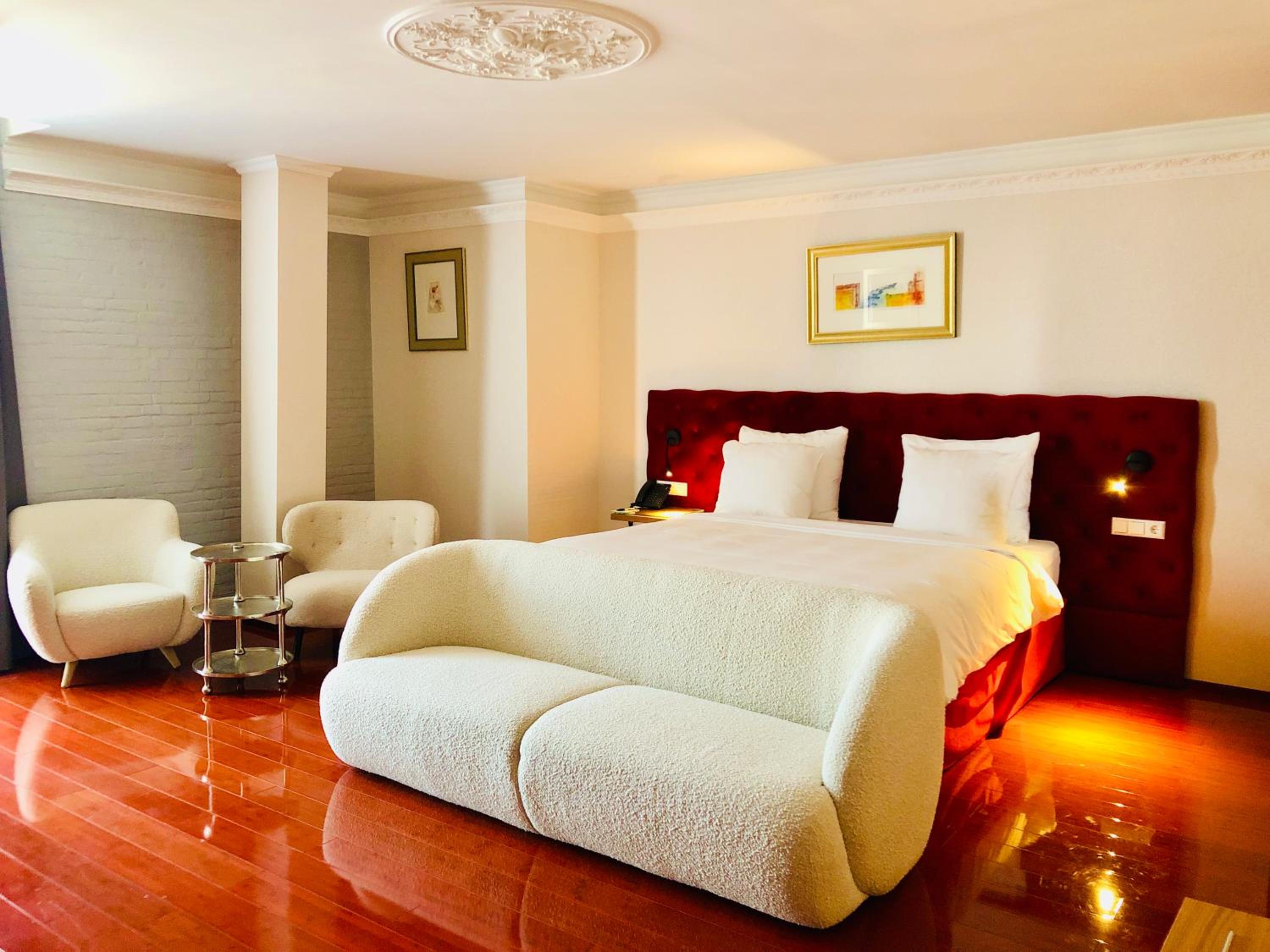 Chasse Residency Hotel