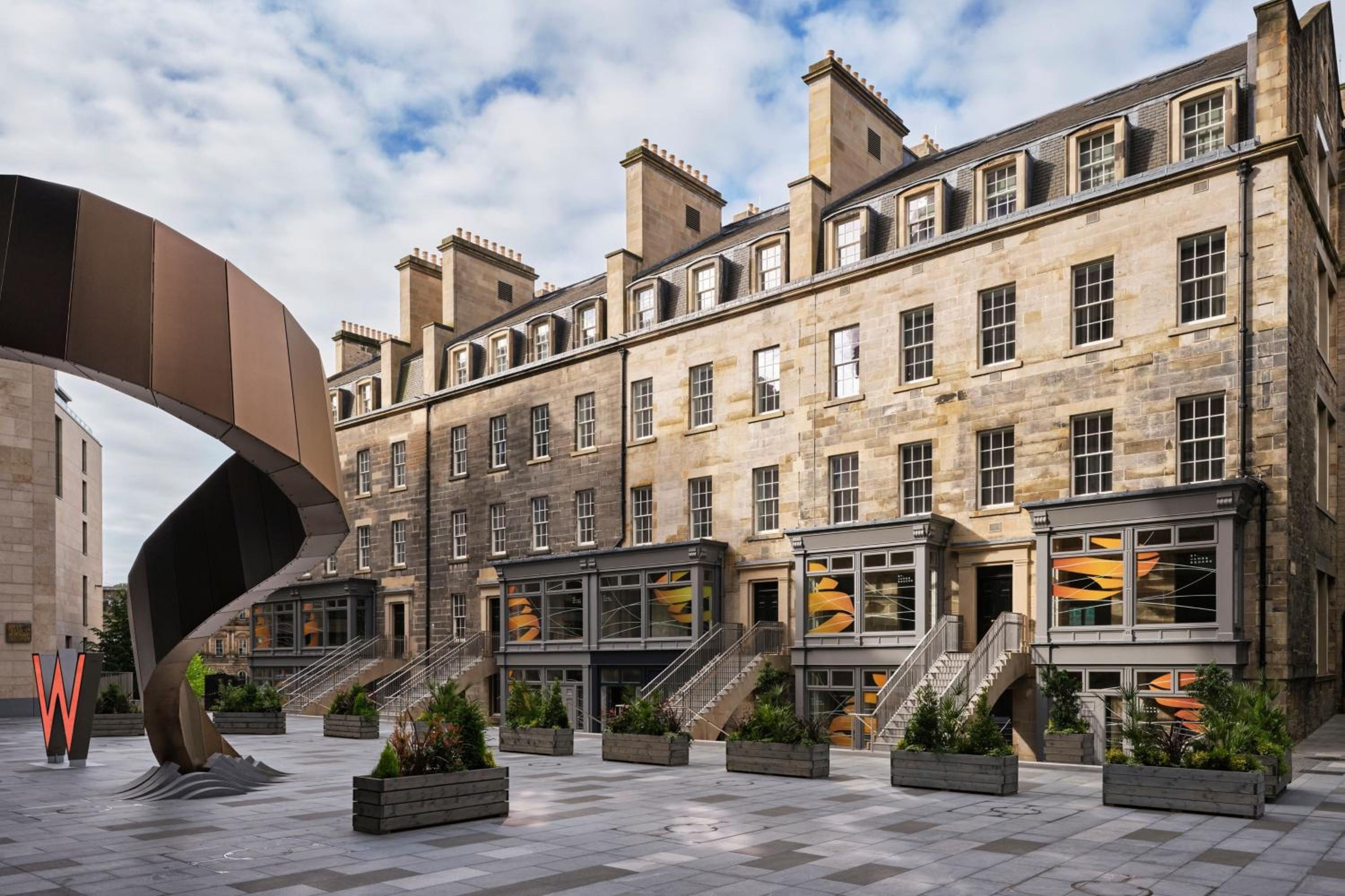 W Edinburgh
