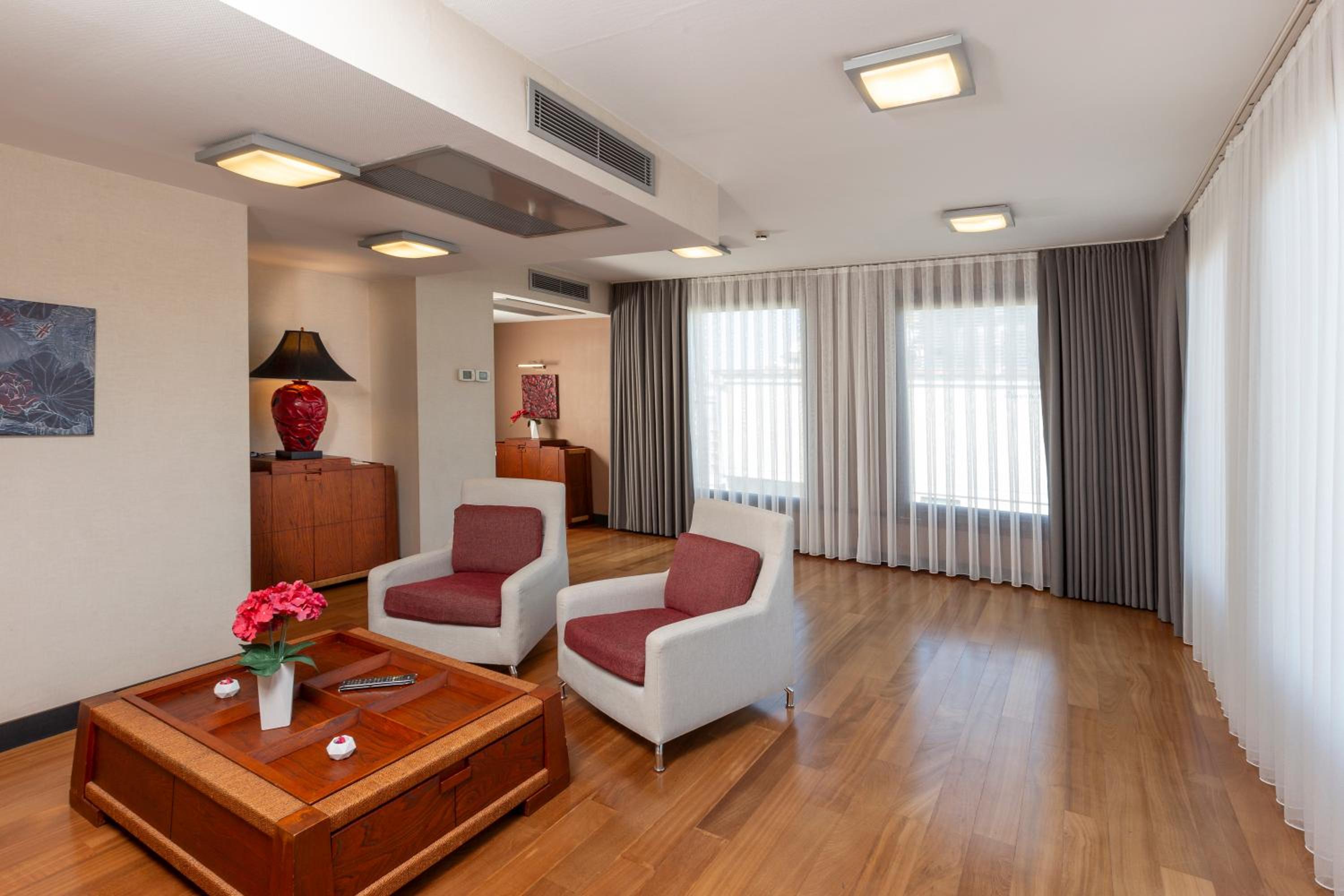Nippon Hotel