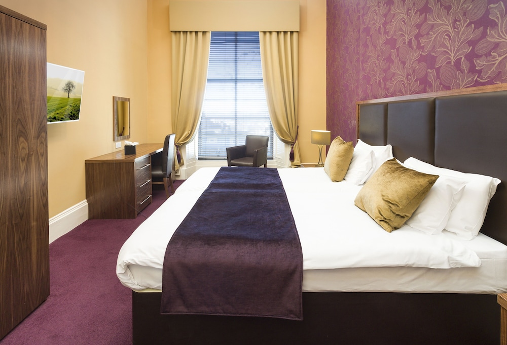 Albany Hotel