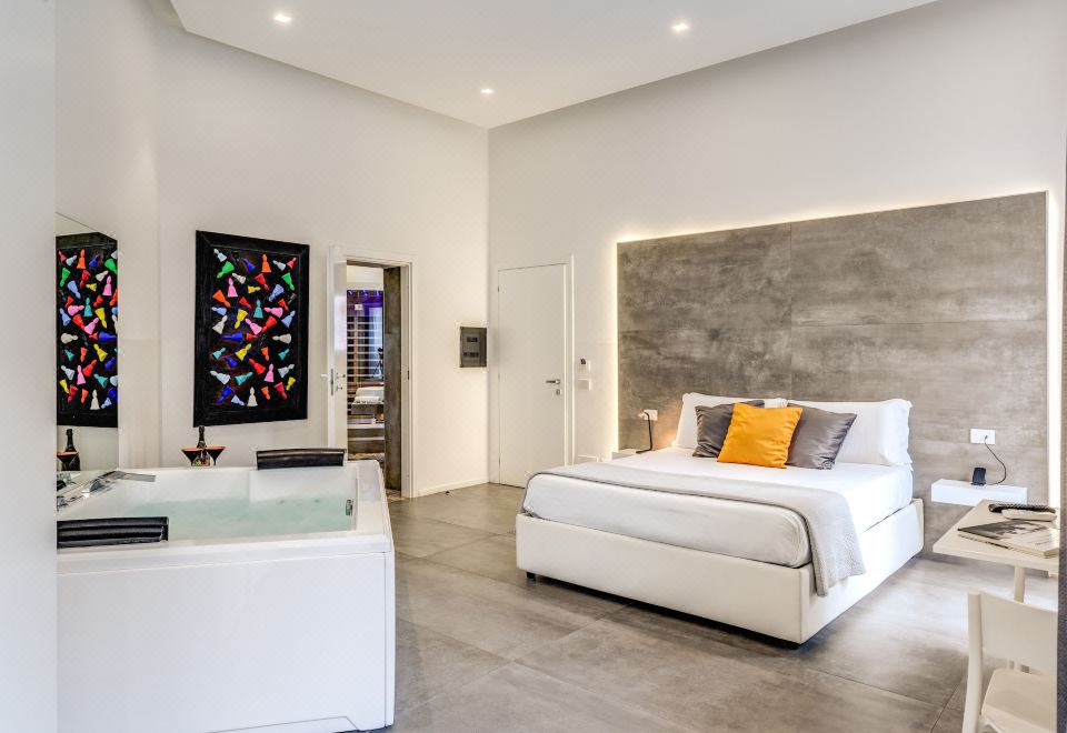 Gallery Suite Naples
