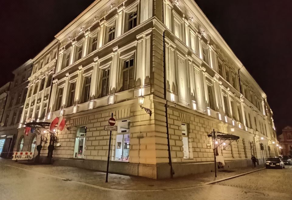 Grand Hotel