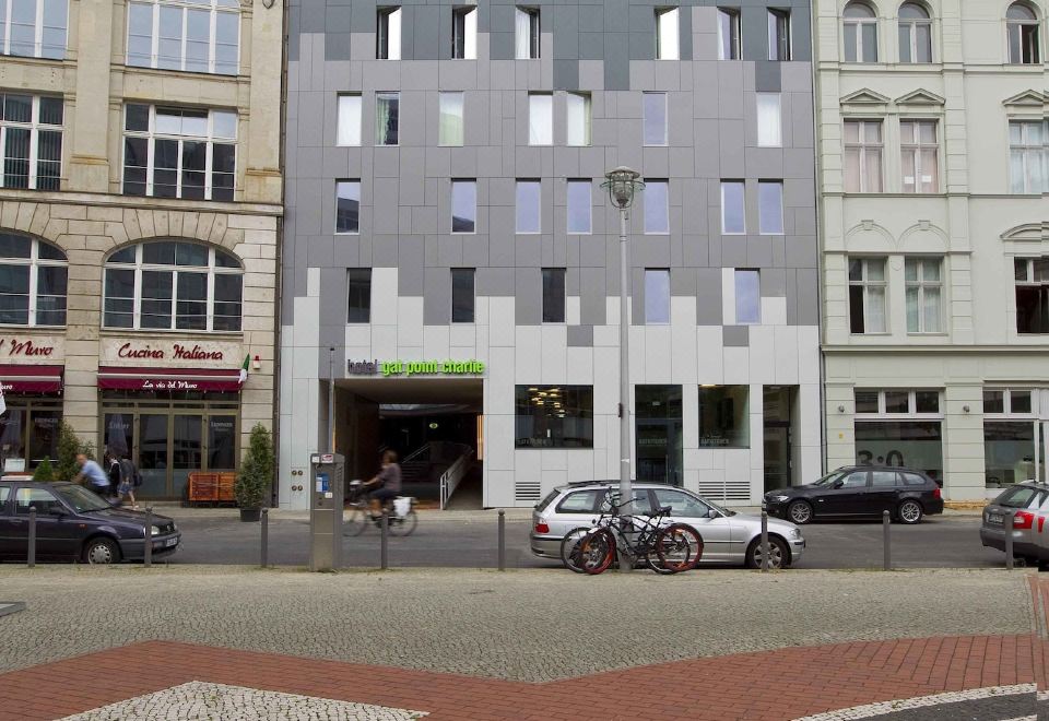 Hotel Gat Point Charlie