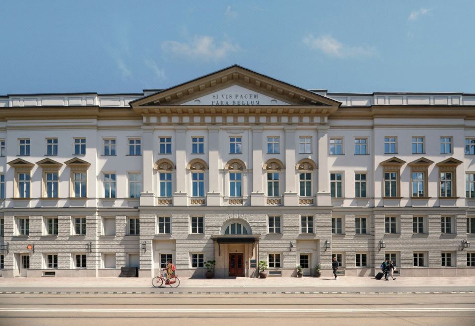 Stradom House, Autograph Collection
