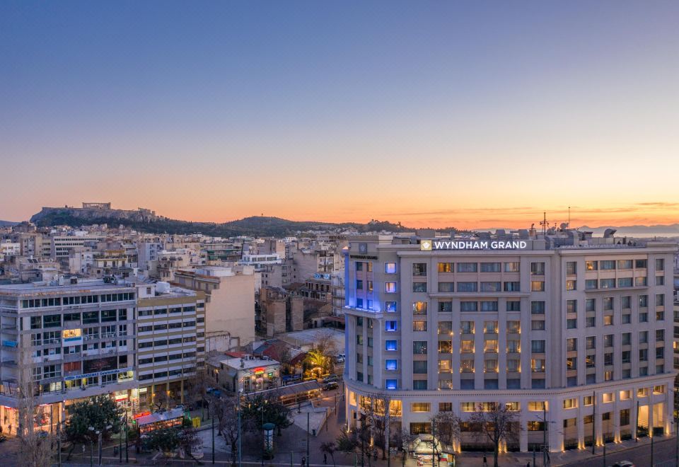 Zeus Wyndham Grand Athens