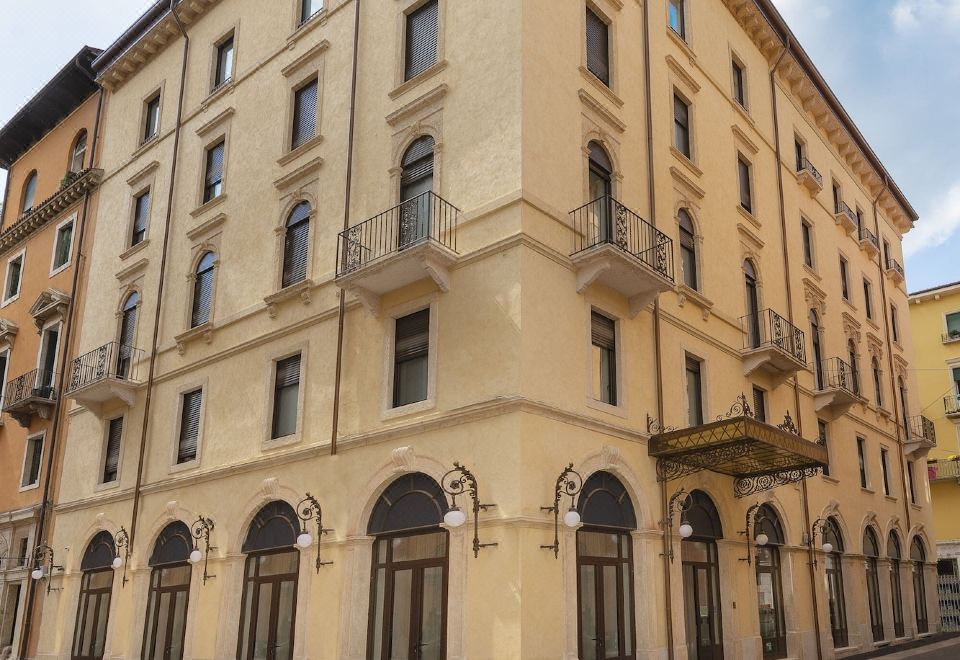 Boutique Hotel Touring