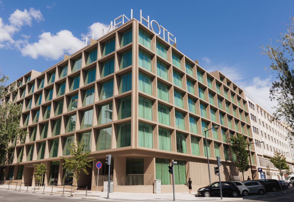 Lumen Hotel & the Lisbon Light Show