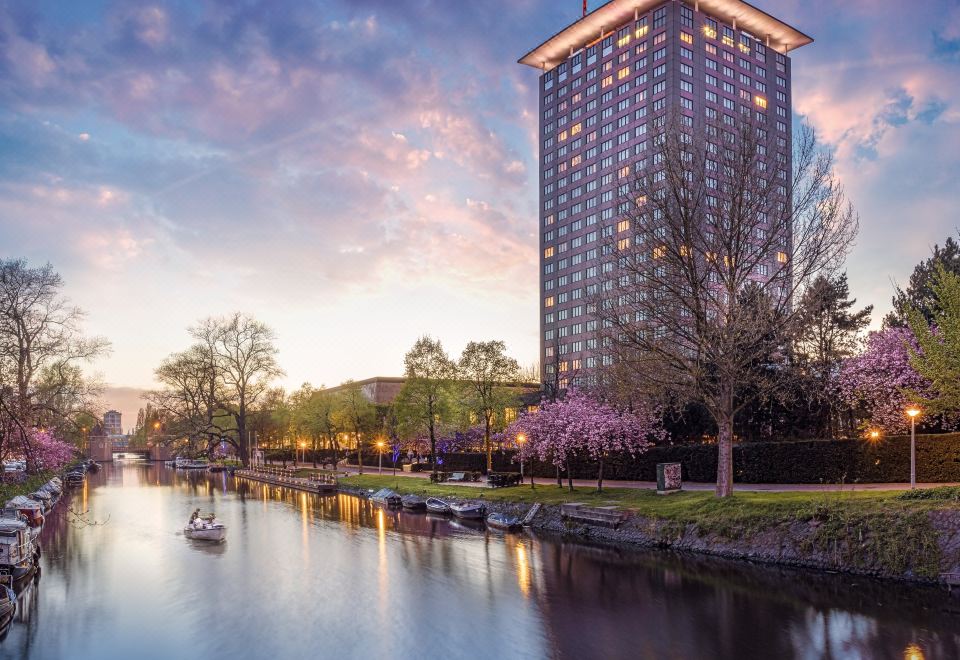 Hotel Okura Amsterdam – the Leading Hotels of the World